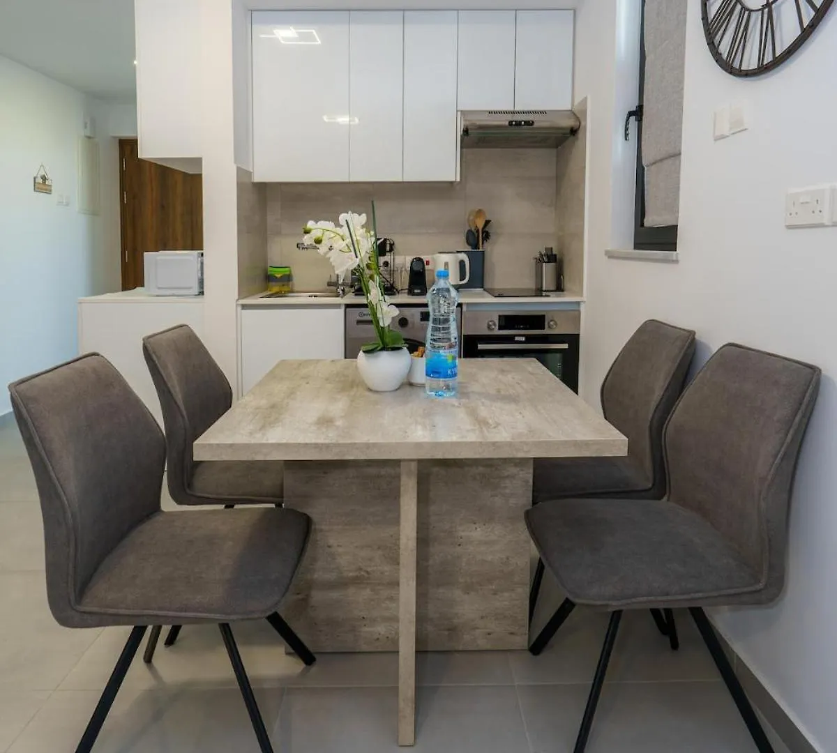 Hubstay - Suite 49 In Mackenzy Larnaca Apartment