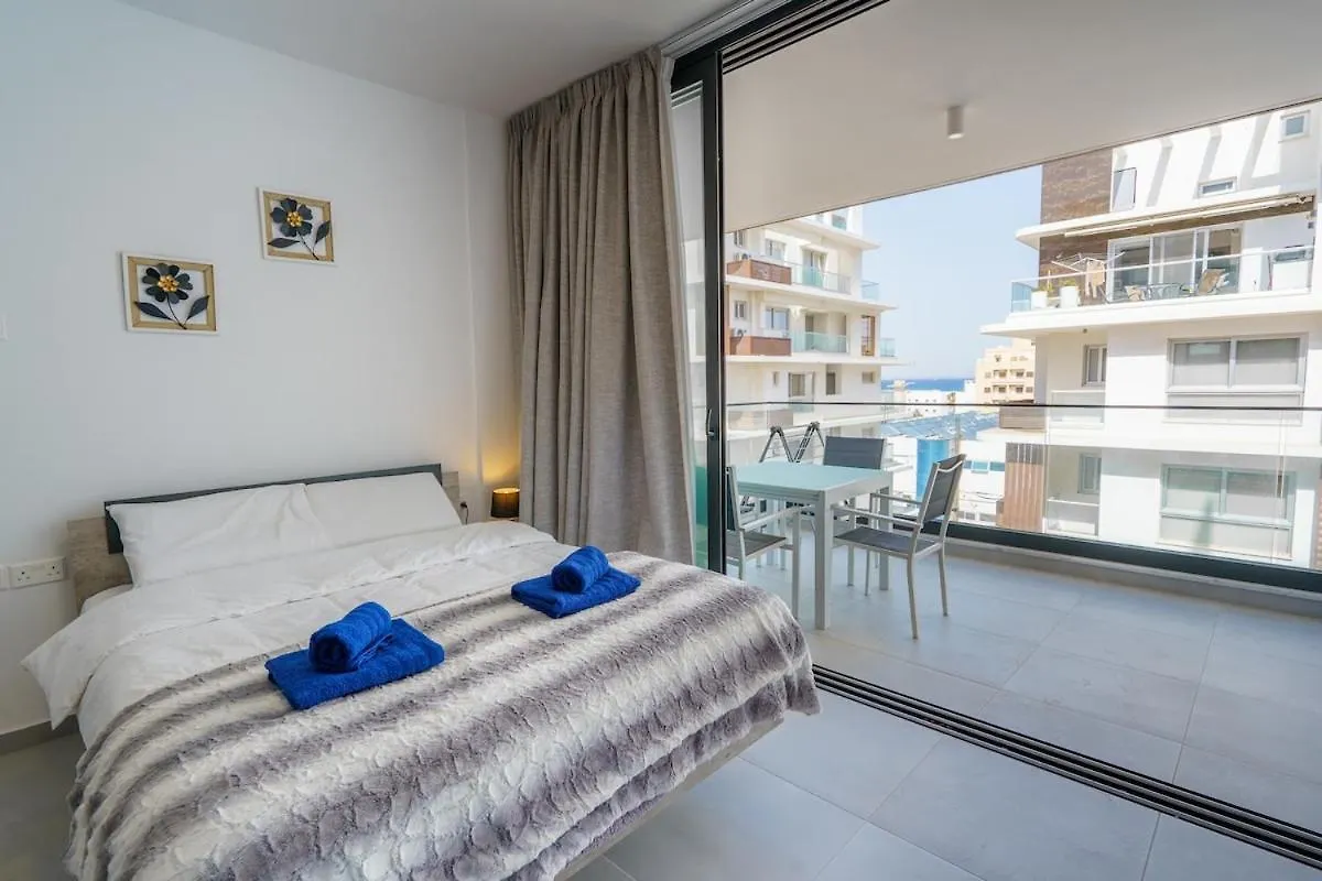 Hubstay - Suite 49 In Mackenzy Larnaca