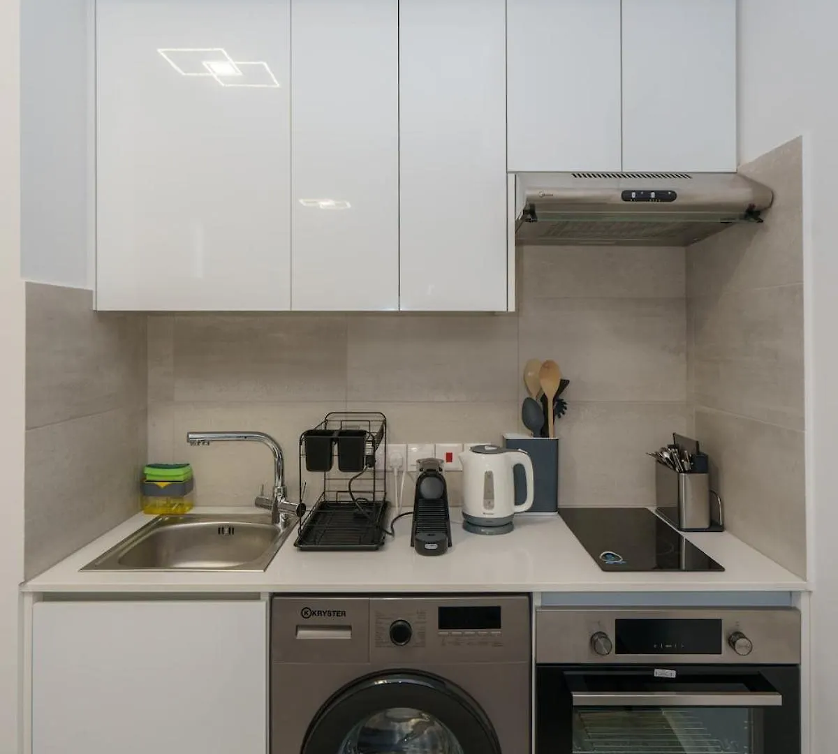 Hubstay - Suite 49 In Mackenzy Larnaca Cypr